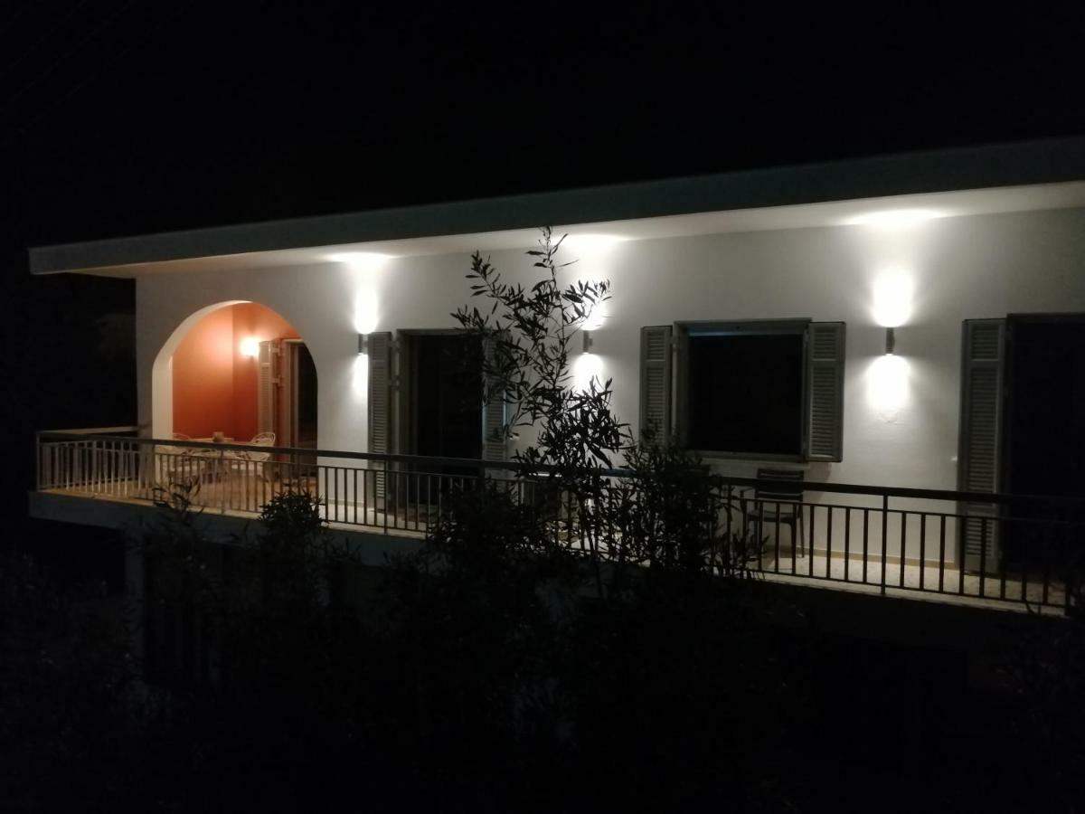 New Garden'S House Apartamento Leonídion Exterior foto